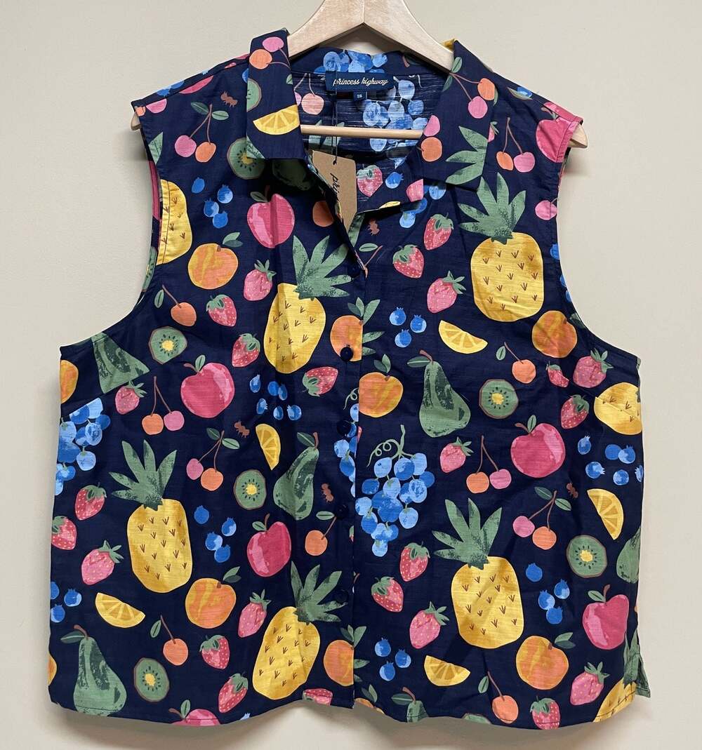 Princess Highway Summer Fruits Sleeveless Blouse Navy Size 18 Cottagecore Twee